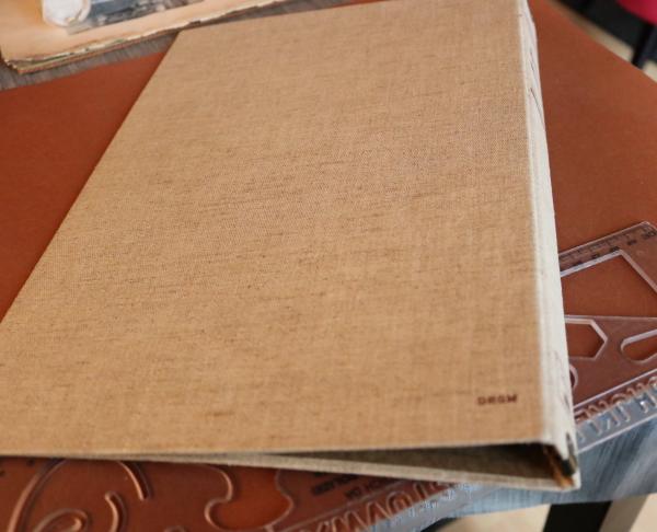 alter unbenutzter Sammelordner für Hilf mit! Illustrierte deutsche Schülerzeitung